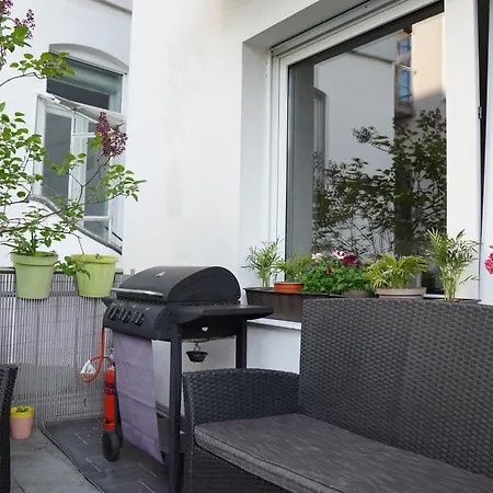 Bright, Spacious With A Lovely Terrace In The Heart Of דירה *